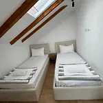 Emante Villa Tushemisht