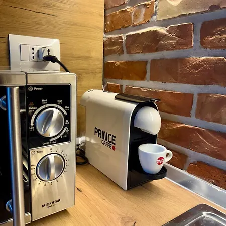 Emante Willa Tushemisht